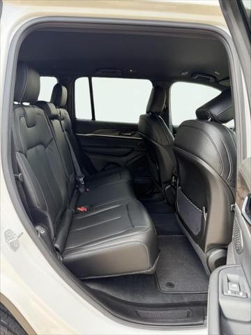 2027 Jeep Grand Cherokee GRAND CHEROKEE LIMITED 4X4