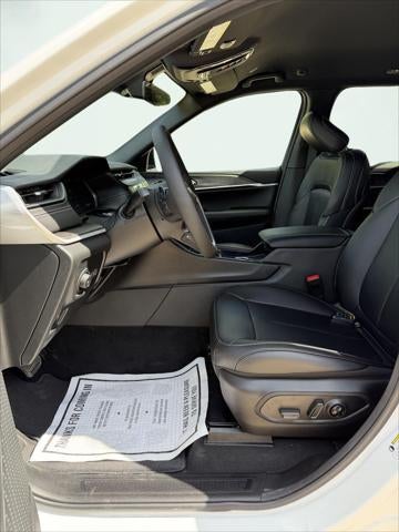 2027 Jeep Grand Cherokee GRAND CHEROKEE LIMITED 4X4