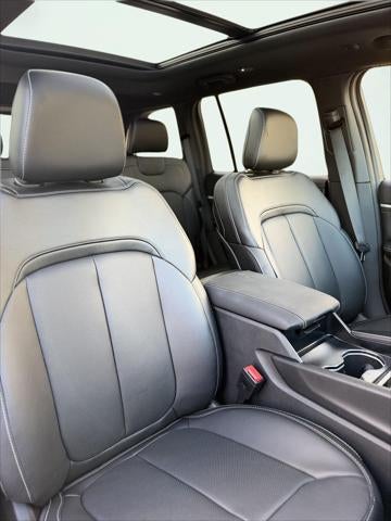 2027 Jeep Grand Cherokee GRAND CHEROKEE LIMITED RESERVE 4X4