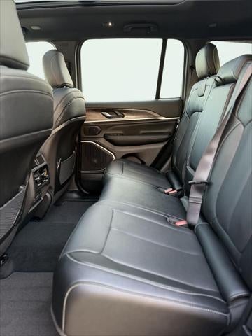 2027 Jeep Grand Cherokee GRAND CHEROKEE LIMITED RESERVE 4X4