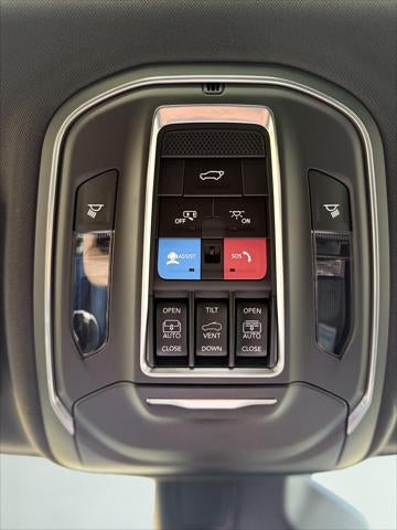 2027 Jeep Grand Cherokee GRAND CHEROKEE LIMITED RESERVE 4X4