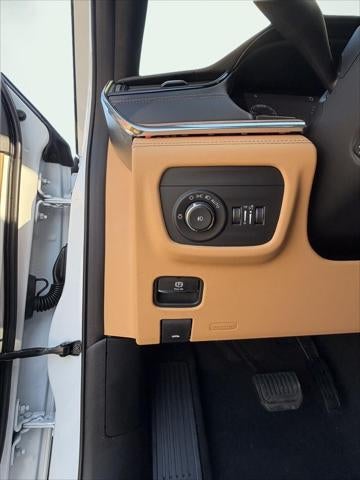 2027 Jeep Grand Cherokee GRAND CHEROKEE SUMMIT 4X4