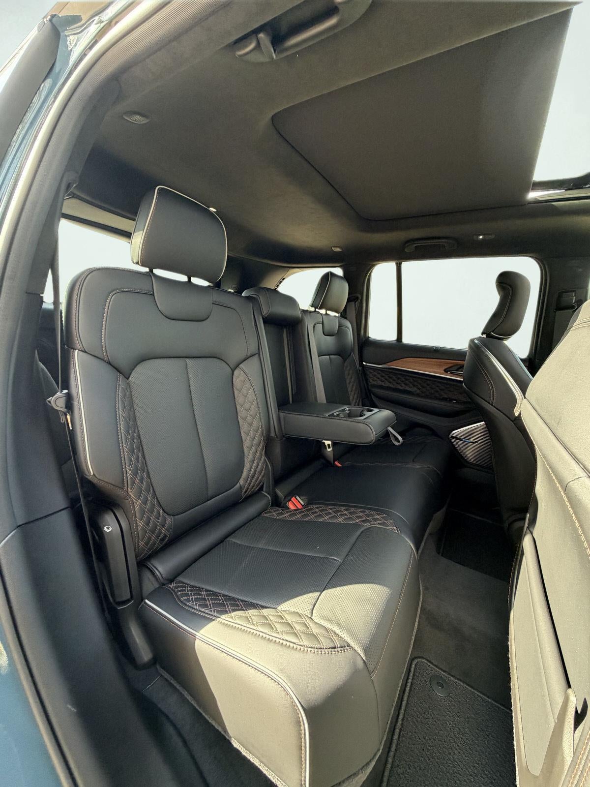2027 Jeep Grand Cherokee GRAND CHEROKEE SUMMIT 4X4