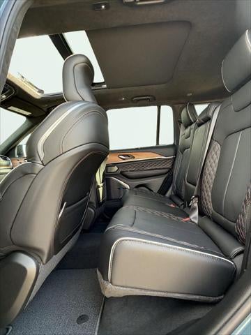 2027 Jeep Grand Cherokee GRAND CHEROKEE SUMMIT 4X4
