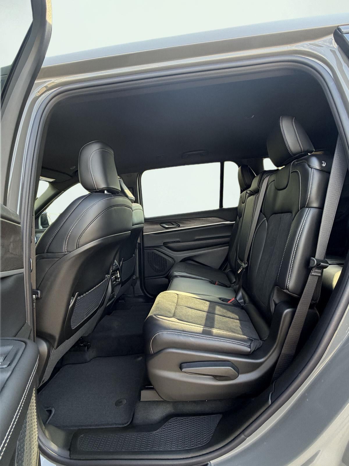 2027 Jeep Grand Cherokee GRAND CHEROKEE L LAREDO ALTITUDE 4X4