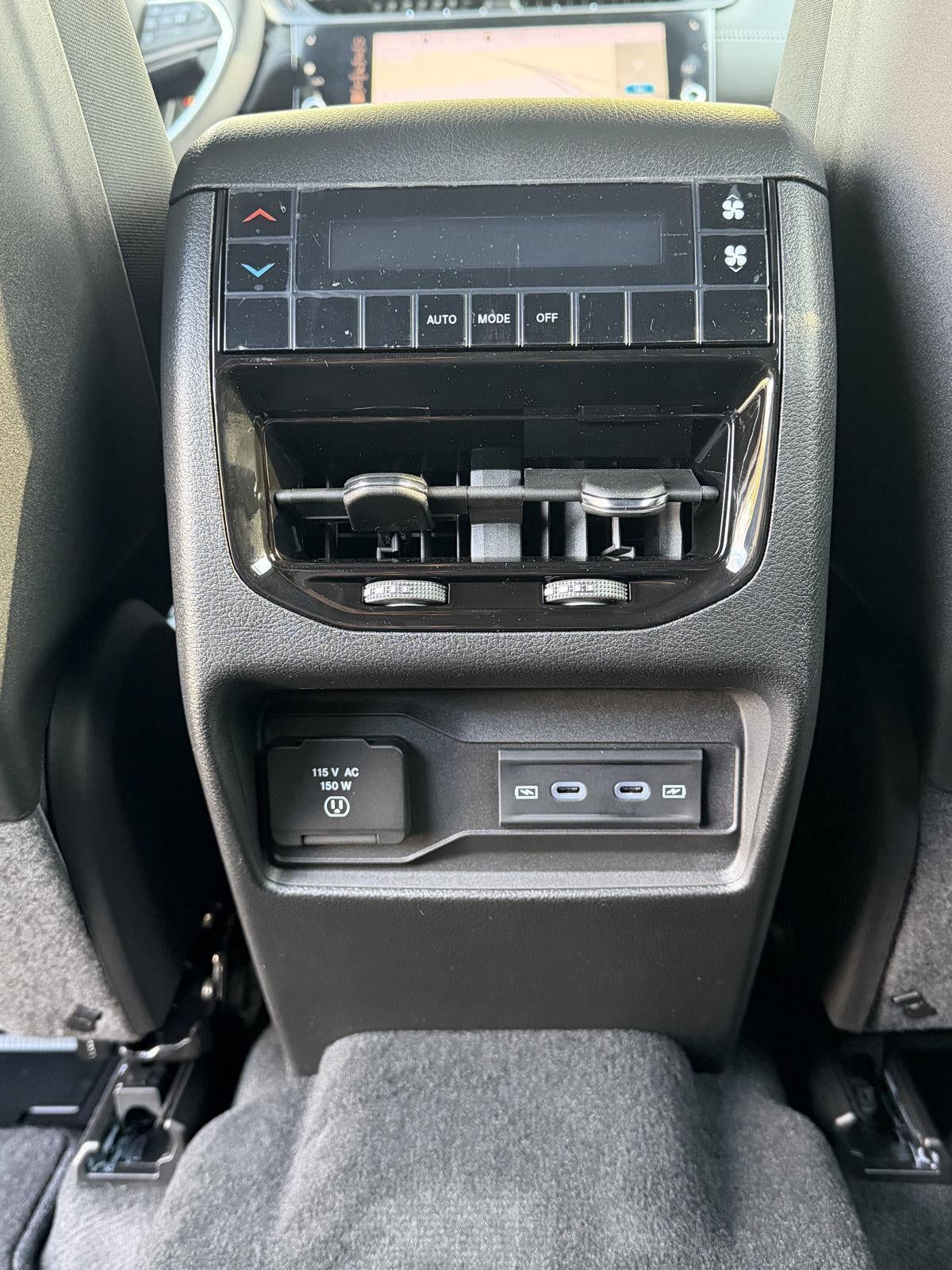 2027 Jeep Grand Cherokee GRAND CHEROKEE L LAREDO ALTITUDE 4X4