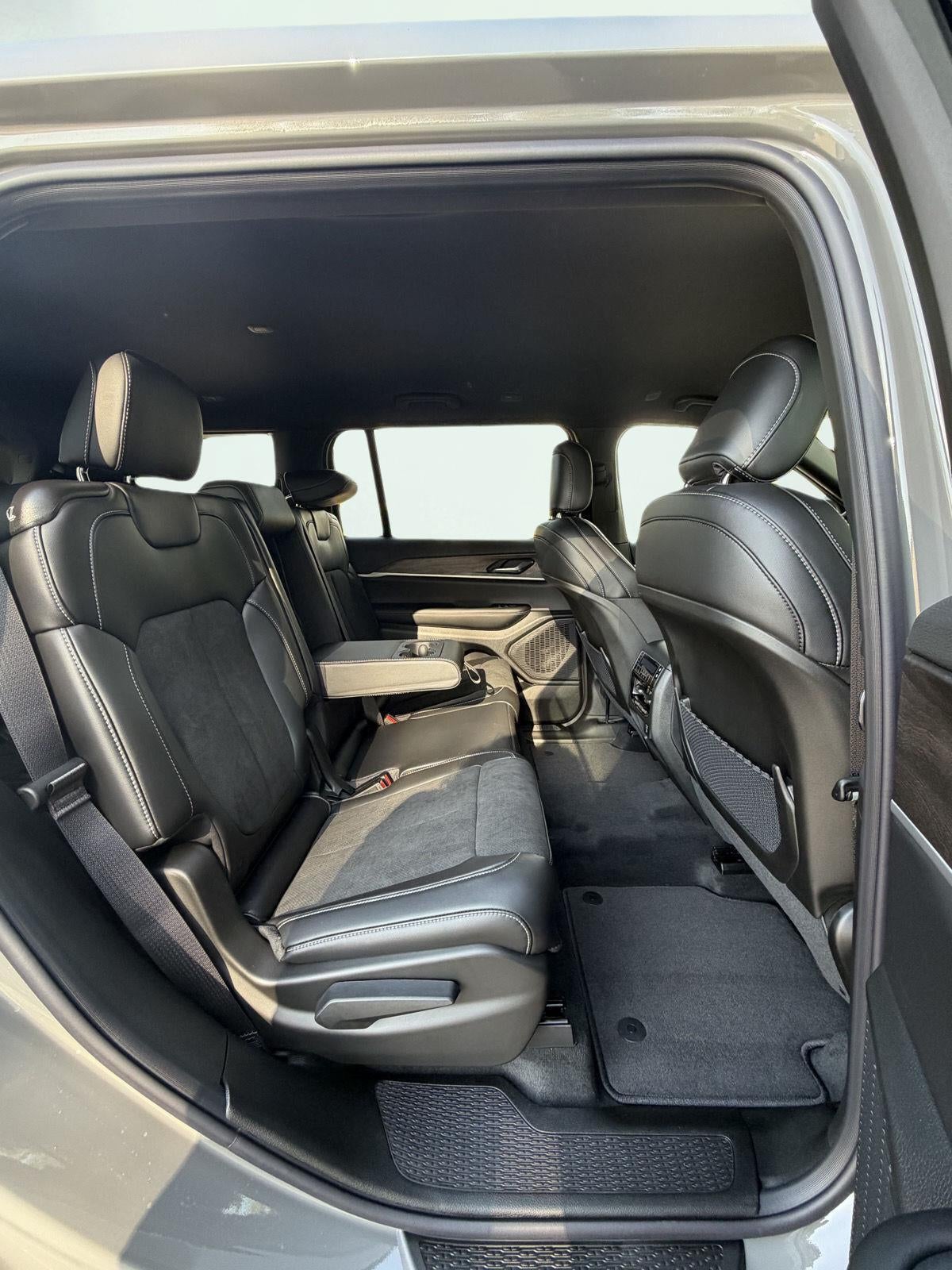 2027 Jeep Grand Cherokee GRAND CHEROKEE L LAREDO ALTITUDE 4X4