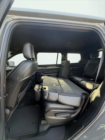 2027 Jeep Grand Cherokee GRAND CHEROKEE L LAREDO ALTITUDE 4X4