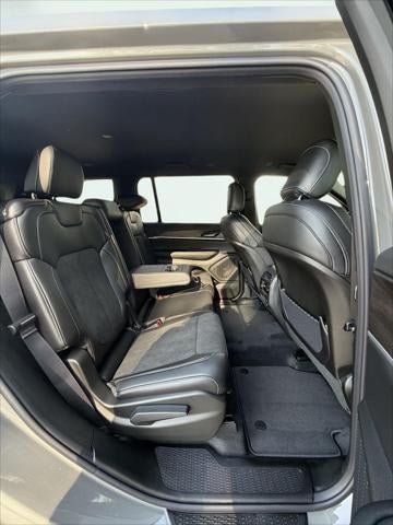 2027 Jeep Grand Cherokee GRAND CHEROKEE L LAREDO ALTITUDE 4X4