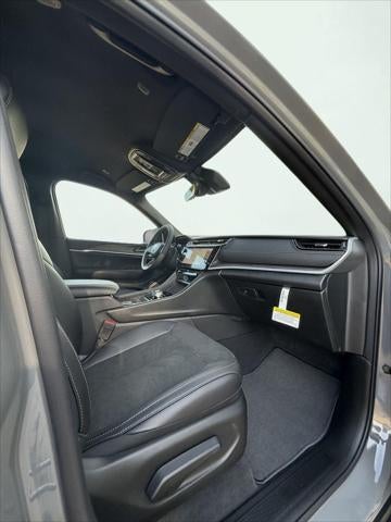 2027 Jeep Grand Cherokee GRAND CHEROKEE L LAREDO ALTITUDE 4X4