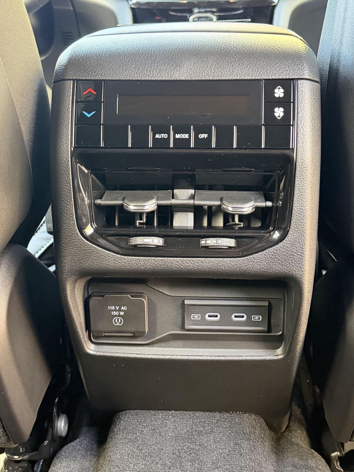 2027 Jeep Grand Cherokee GRAND CHEROKEE L LAREDO ALTITUDE 4X4