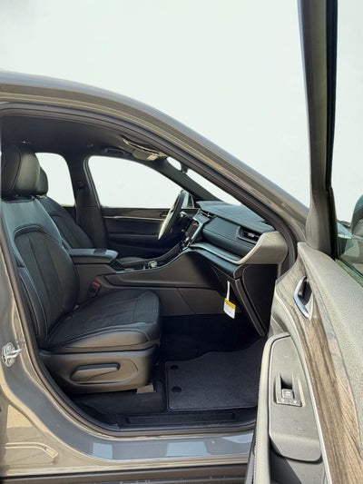 2027 Jeep Grand Cherokee GRAND CHEROKEE L LAREDO ALTITUDE 4X4