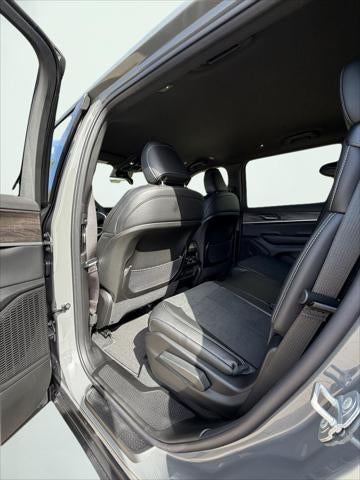2027 Jeep Grand Cherokee GRAND CHEROKEE L LAREDO ALTITUDE 4X4