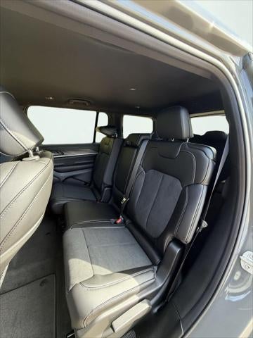2027 Jeep Grand Cherokee GRAND CHEROKEE L LAREDO ALTITUDE 4X4