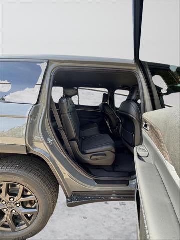 2027 Jeep Grand Cherokee GRAND CHEROKEE L LAREDO ALTITUDE 4X4