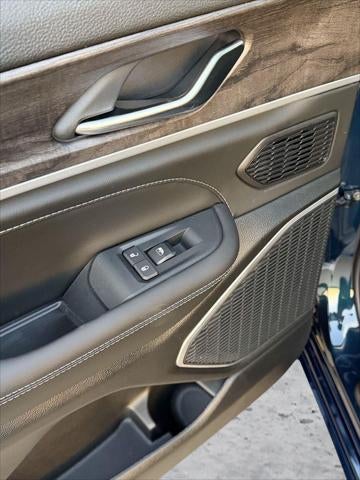 2027 Jeep Grand Cherokee GRAND CHEROKEE L LIMITED RESERVE 4X4