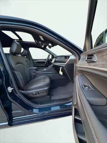 2027 Jeep Grand Cherokee GRAND CHEROKEE L LIMITED RESERVE 4X4