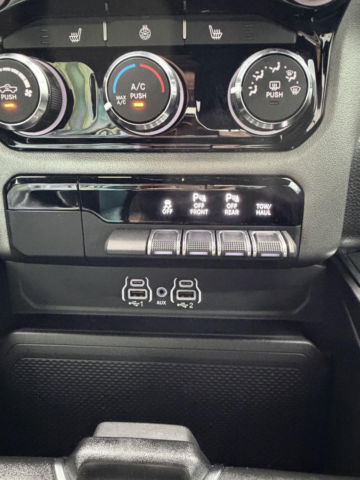 2025 RAM 1500 Big Horn Crew Cab 4x4 5'7' Box