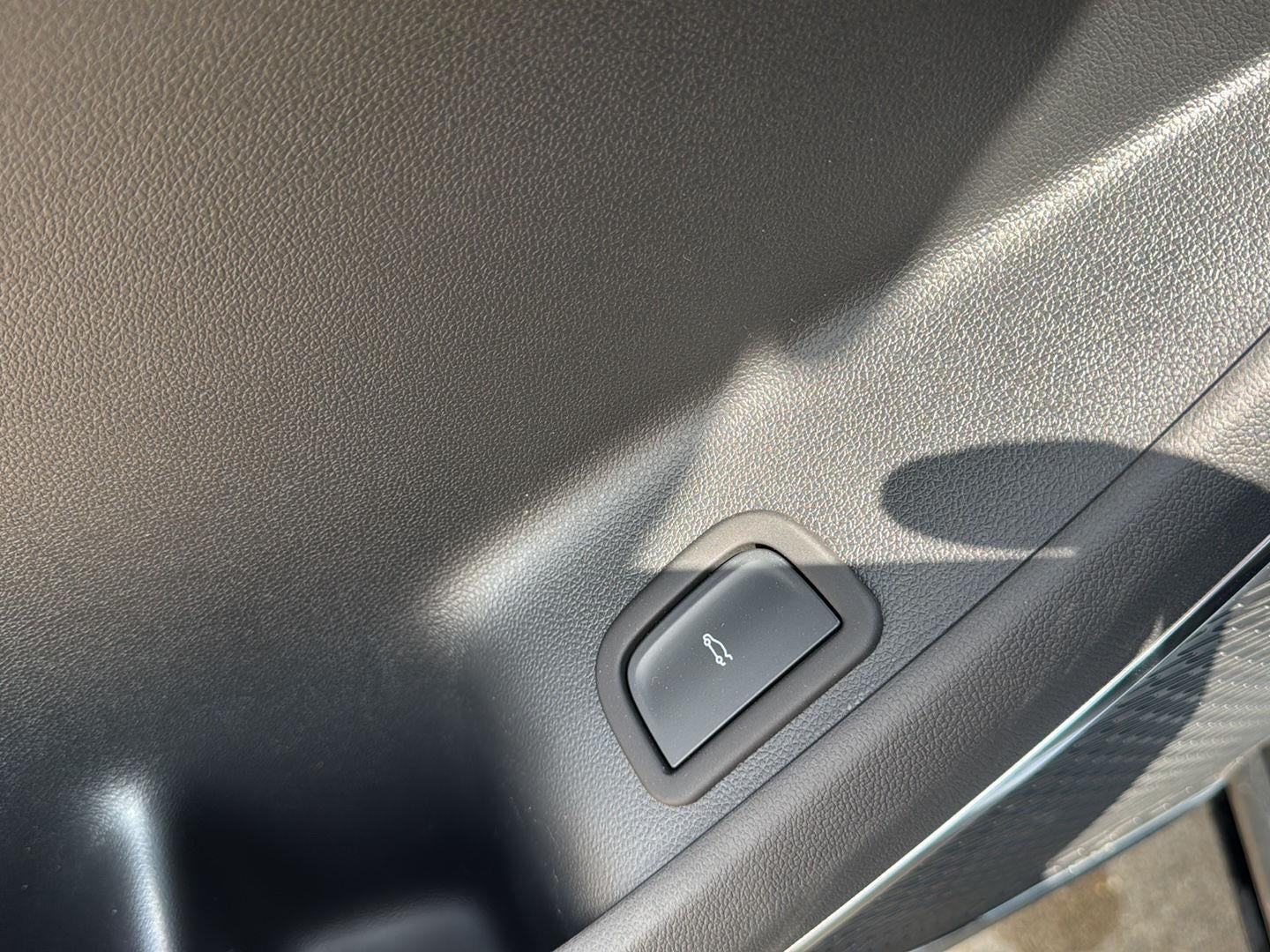 2026 GMC Acadia FWD Denali