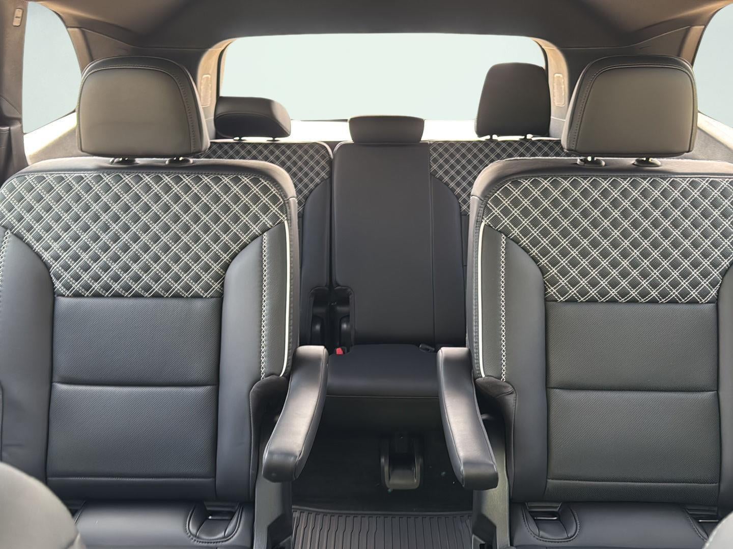 2026 GMC Acadia FWD Denali