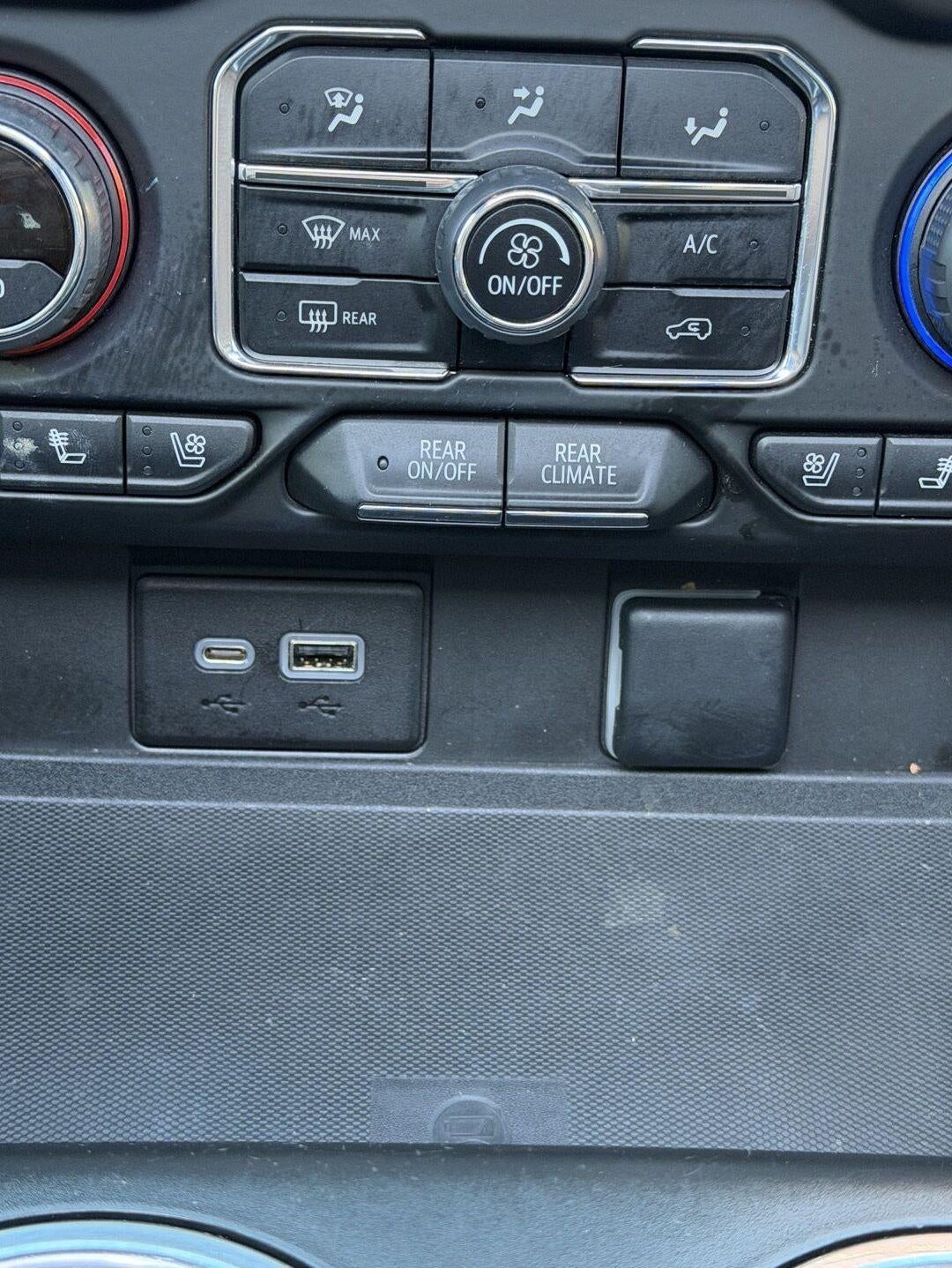 2022 Chevrolet Tahoe 4WD High Country