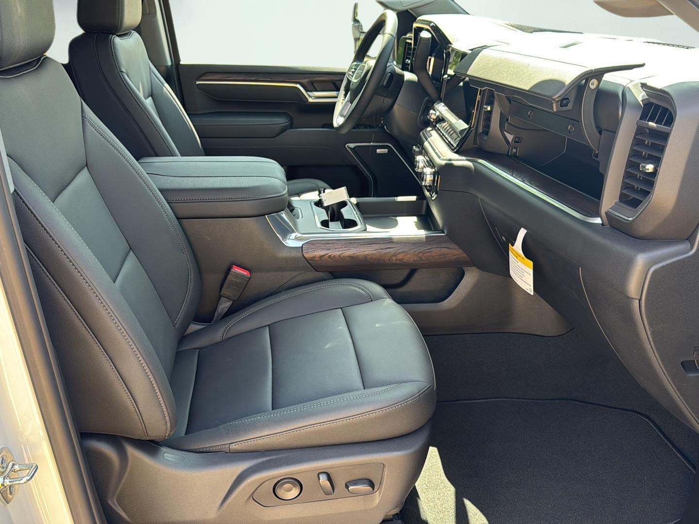 2026 GMC Sierra 2500HD SLT
