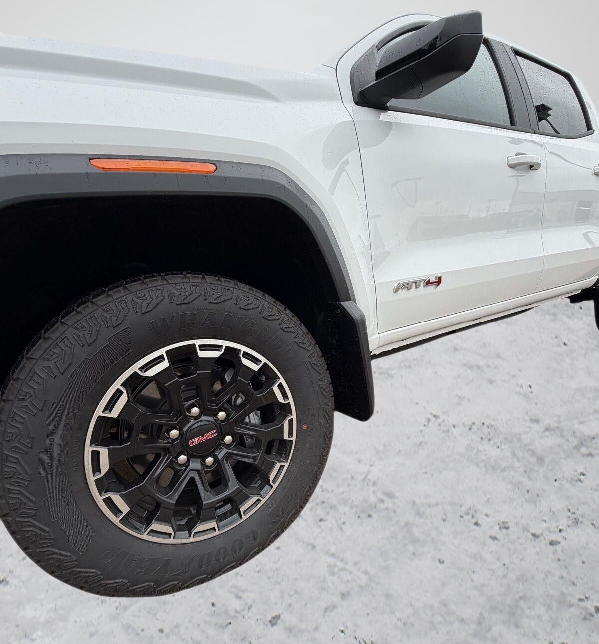 2026 GMC Canyon 4WD AT4