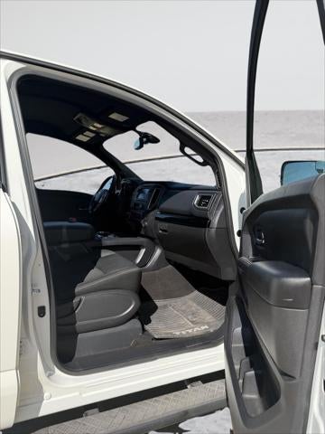 2019 Nissan TITAN SV
