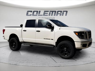 2019 Nissan TITAN SV