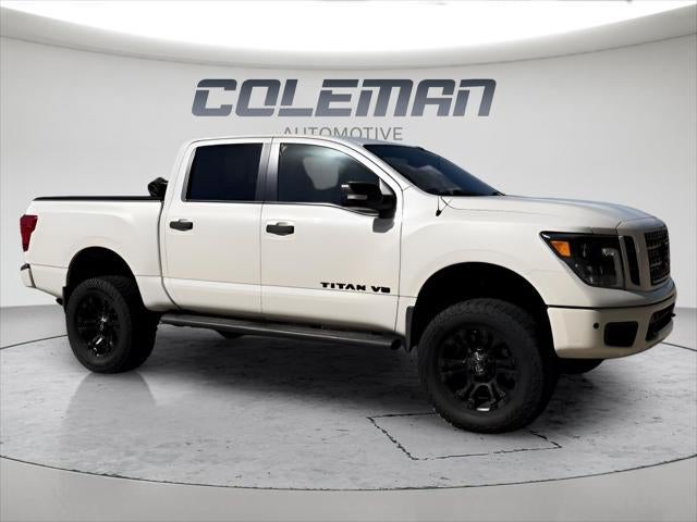 2019 Nissan TITAN SV