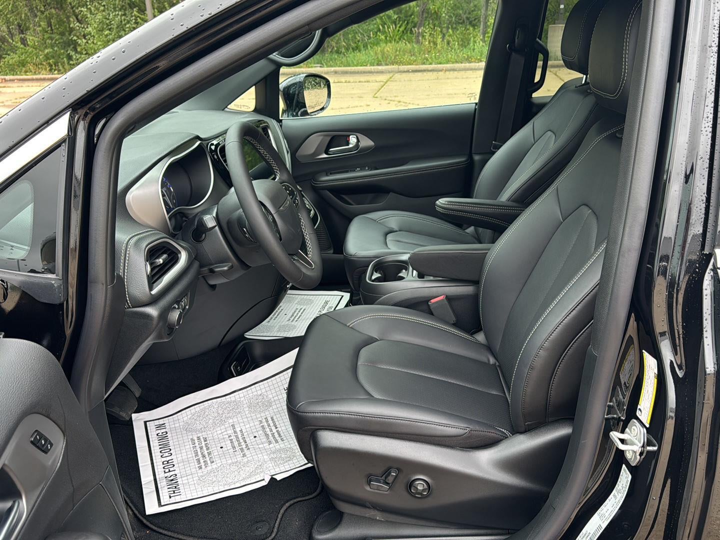 2027 Chrysler Pacifica PACIFICA SELECT