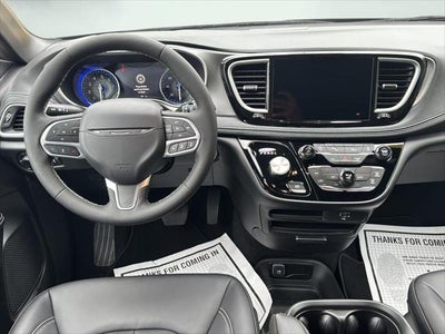 2027 Chrysler Pacifica PACIFICA SELECT