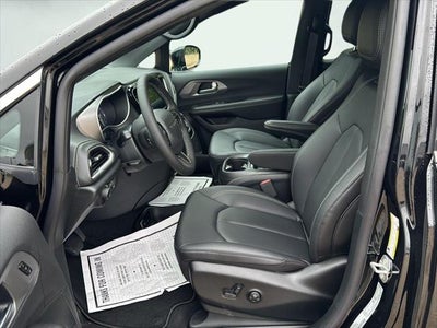 2027 Chrysler Pacifica PACIFICA SELECT