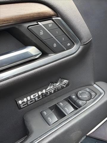2023 Chevrolet Silverado 1500 4WD Crew Cab Short Bed High Country