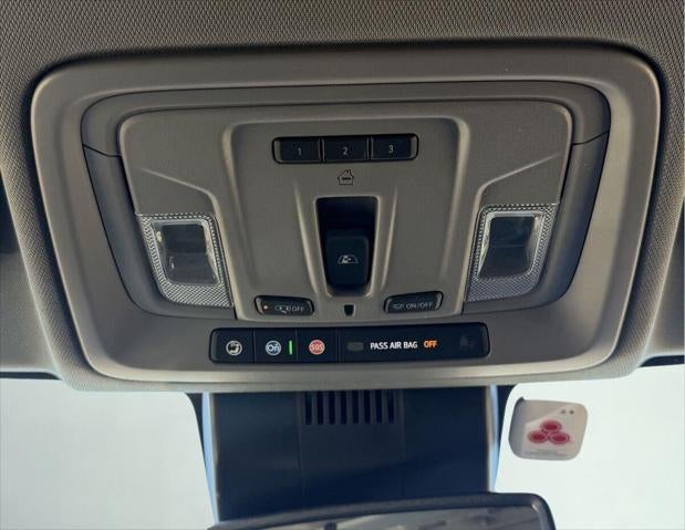 2025 GMC Sierra 1500 4WD Crew Cab Short Box SLT