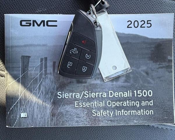 2025 GMC Sierra 1500 4WD Crew Cab Short Box SLT